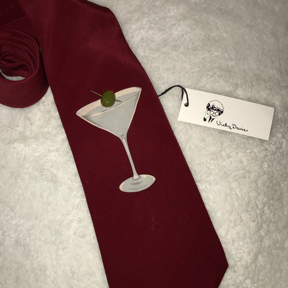 NWT Vicky Davis “Happy Hour” Tie.  100% silk.